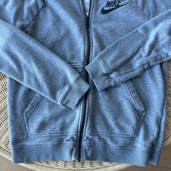 Nike Women’s Gray Sweater with Hoodie Size Small - Picture 2 of 3